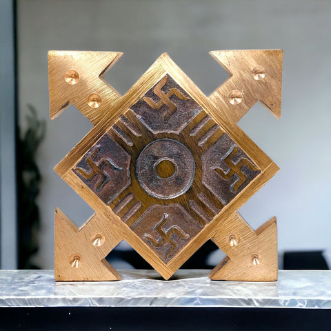 The Vastu Copper Four Direction Arrow with Swastik Plate The Vastu Copper Four Direction Arrow with Swastik Plate