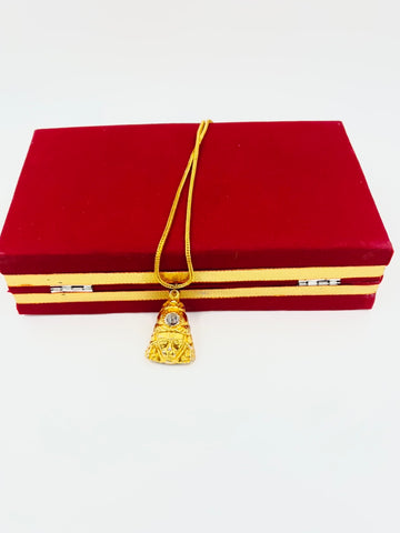 Hanuman Chalisa Locket With Human Chalisa Printed On Optical Lens With Golden Plated Chain Hanuman Chalisa Locket With Human Chalisa Printed On Optical Lens With Golden Plated Chain