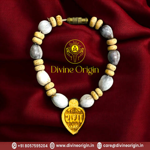 Bhagwan ji shingar Vaijantii Mala With Radha Pendent ( Pack of 3 pics ) Bhagwan ji shingar Vaijantii Mala With Radha Pendent ( Pack of 3 pics )