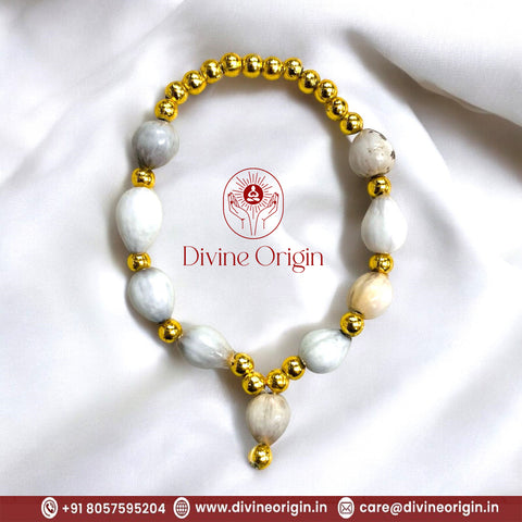 Bhagwan ji shingar Vaijantii Mala with Golden Beads ( Pack of 3 pics ) Bhagwan ji shingar Vaijantii Mala with Golden Beads ( Pack of 3 pics )